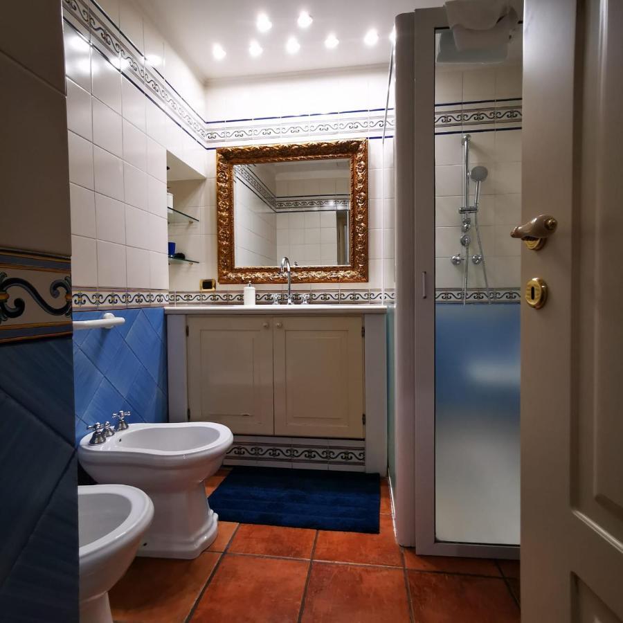Room N.22 Suite & Apartment Таранто Экстерьер фото