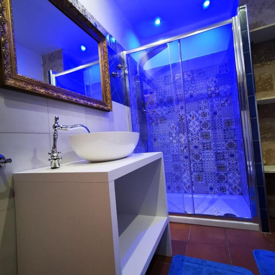Room N.22 Suite & Apartment Таранто Экстерьер фото